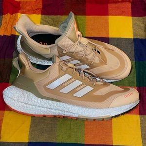 Brand New Men’s Adidas Ultraboost 22 Sneaker in US 8